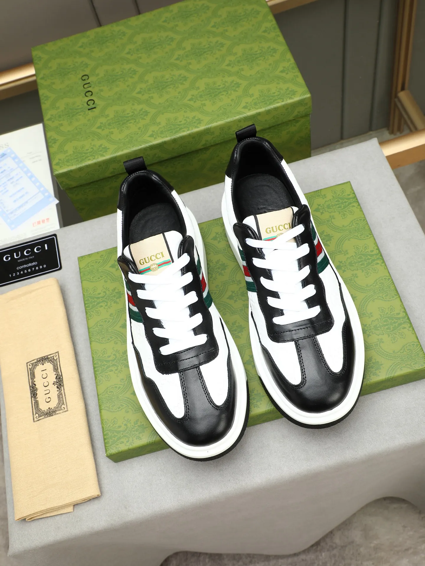 Men's shoes 💰480 New men's shoes GUCCI Fashion trend Made of first-layer calfskin ➕ washed sheep lining! The foot feels super comfortable and the workmanship is impeccable. Foam ultra-light outsole, size: 38-44 (45 customized) 4 colors to choose from!